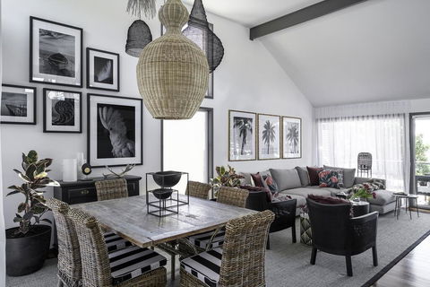 The Seaview - Designer Beachfront House - Accommodation Mount Tamborine 2