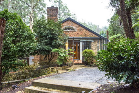 The Stone On The Hill - 3 Bedroom House - Accommodation Mount Tamborine 1