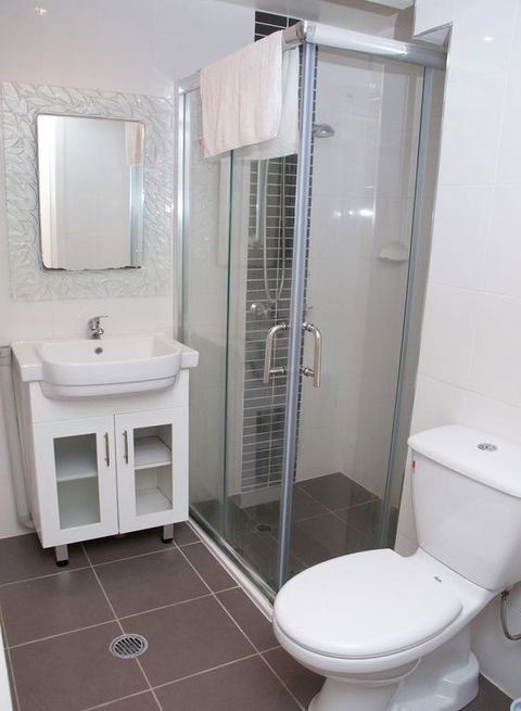 The Swiss Motel - Accommodation Mount Tamborine 3