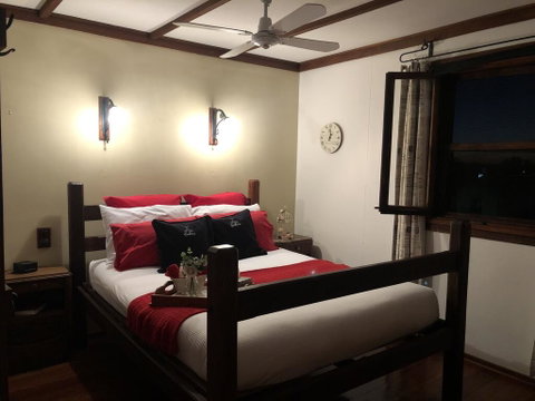 The Table Guest House - Accommodation Mount Tamborine 2