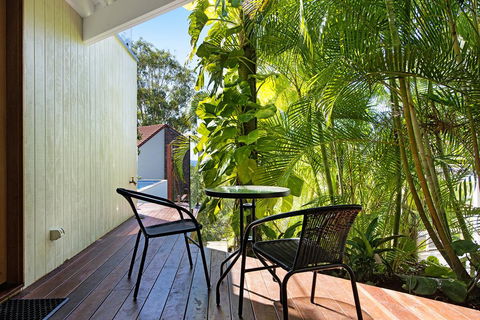 THE VIEW, TUGUN - 4 Bedrooms - Sea Views - Private Heated Pool - Accommodation Mount Tamborine 3