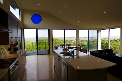 The Wave Oasis SC B&B - Accommodation Mount Tamborine 2