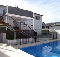 Thurlow Beach House with pool - stroll to CBD and Dutchies Beach - Accommodation Mount Tamborine