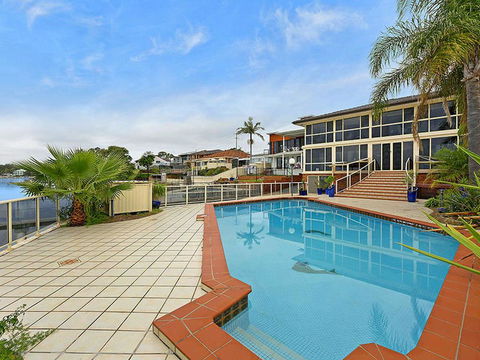 Toukley Waterfront House - Accommodation Mount Tamborine 2