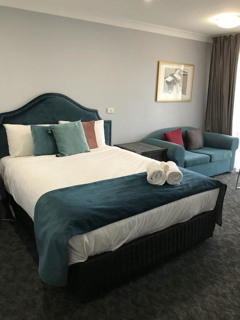 Town & Country Motor Inn - Accommodation Mount Tamborine 0