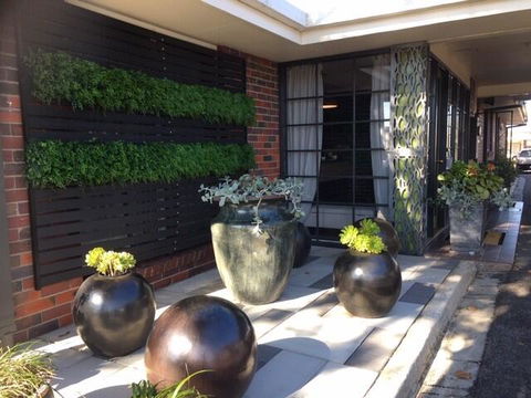 Town House Motor Inn - Accommodation Mount Tamborine 0