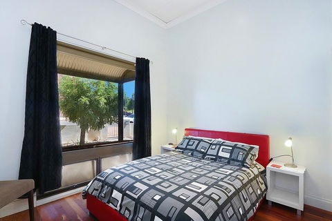 Townhouse 3 - Accommodation Mount Tamborine 2