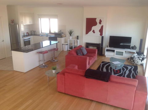 Townhouse Chapel Street - Accommodation Mount Tamborine 0