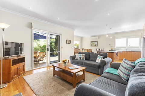 Tranquility In Cowes - Pets, Fireplace, WiFi, Linen, 350m Beach, 4 Bdrms - Accommodation Mount Tamborine 0