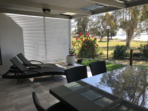TREAT YOURSELF To Something Special! - Accommodation Mount Tamborine 3