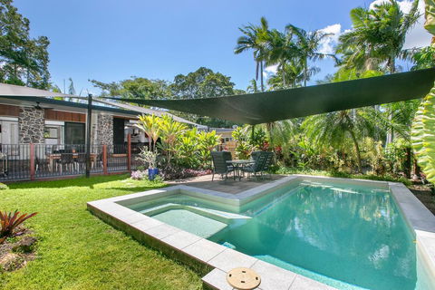 Tropical House, Pool And Extra Bungalow, 4 Bedrooms - Accommodation Mount Tamborine 1