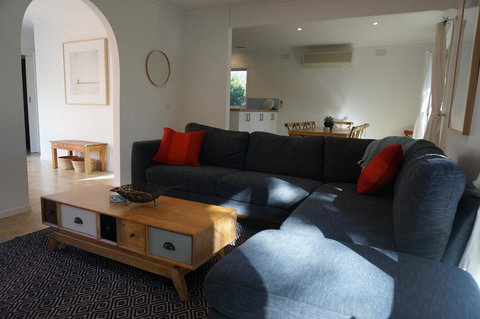 Tussock Sands - Accommodation Mount Tamborine 0