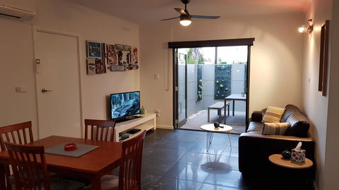 Two Bedroom Garden Apartment - Accommodation Mount Tamborine 2
