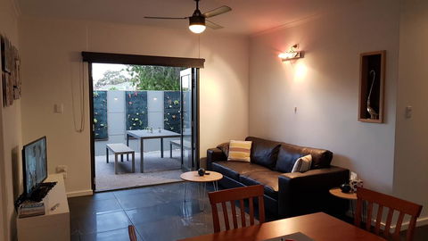Two Bedroom Garden Apartment - Accommodation Mount Tamborine 1