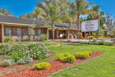 Two Rivers Motel - Accommodation Mount Tamborine 0