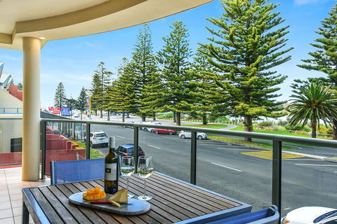 Ultimate Esplanade - 3 Storey Experience - WiFi - Accommodation Mount Tamborine 1