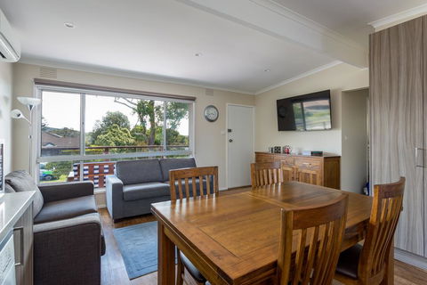 Upstairs Cottage On Beachurst - Accommodation Mount Tamborine 2