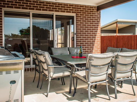 Valencia - Accommodation Mount Tamborine 3