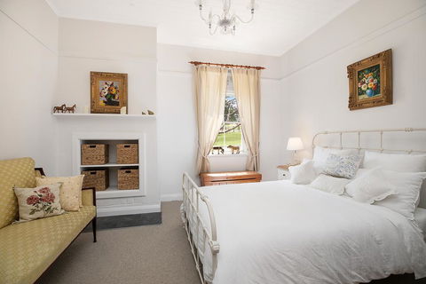 Victoria Cottage - Accommodation Mount Tamborine 1