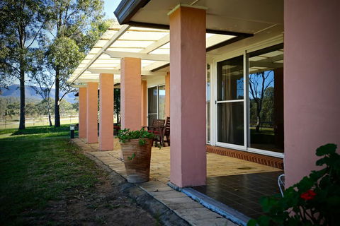Verona Vineyard Cottage - Accommodation Mount Tamborine 1
