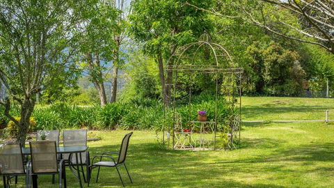 Vicarage View Cottage - Accommodation Mount Tamborine 1