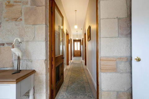 Victoria Cottage - Accommodation Mount Tamborine 3