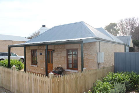 Victoria Cottage - Accommodation Mount Tamborine 3