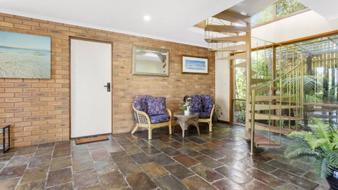 VIEWS AT MCCRAE..... - Accommodation Mount Tamborine 1