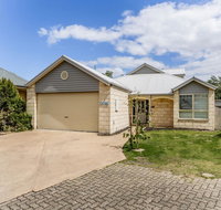 WALKIN ON SUNSHINE - STROLL TO BEACH BREAK - Accommodation Mount Tamborine