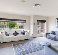 Walling-Clifton Gardens - backing onto golf course - Accommodation Mount Tamborine