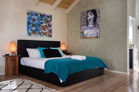 Walnut Chalet 4 - Accommodation Mount Tamborine 1