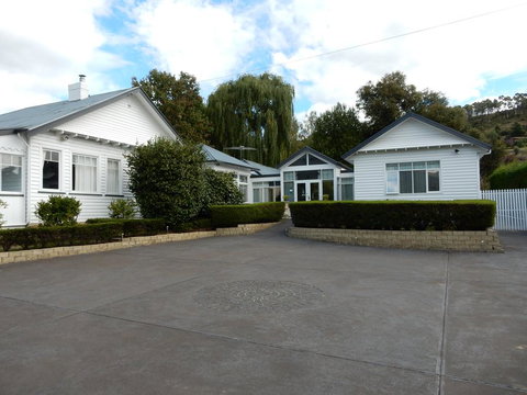 Walton House Bed & Breakfast - Accommodation Mount Tamborine 0