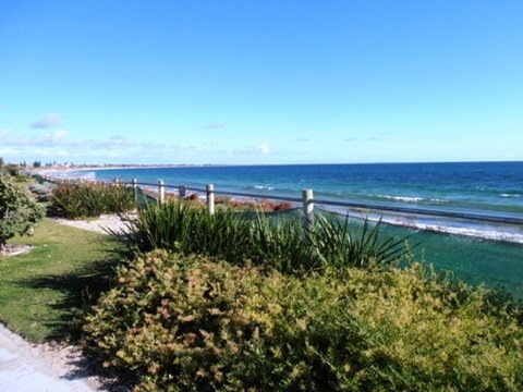 Warnbro Beach Family Accommodation - Accommodation Mount Tamborine 3