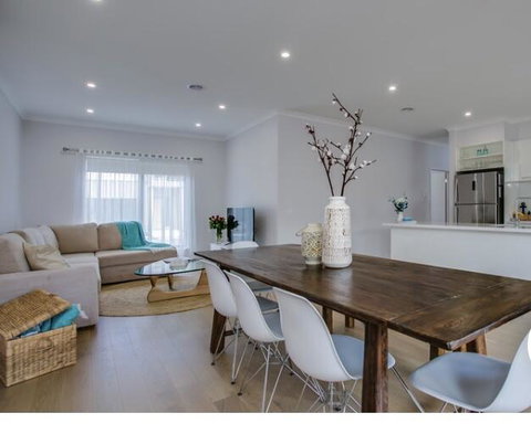 Water Edge Sensation - Accommodation Mount Tamborine 1