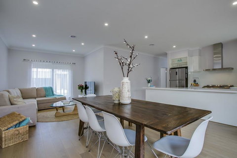 Water Edge Sensation - Accommodation Mount Tamborine 0