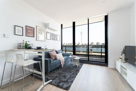 Waterfront Apt On Mel Collins Street#3 - Accommodation Mount Tamborine 2
