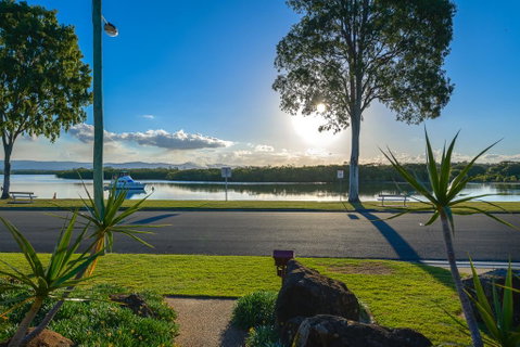 Waterfront Family House - Accommodation Mount Tamborine 1