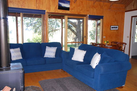 Bluegum Ridge Cottages - Accommodation Mount Tamborine 18