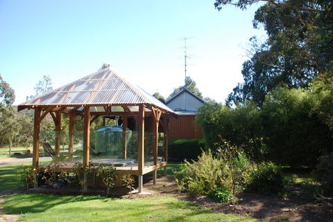 Bluegum Ridge Cottages - Accommodation Mount Tamborine 25