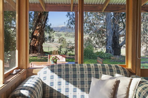 Bluegum Ridge Cottages - Accommodation Mount Tamborine 19