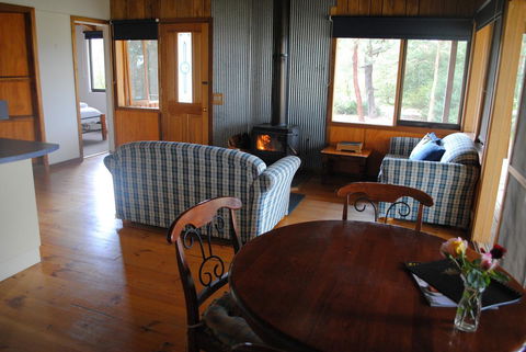 Bluegum Ridge Cottages - Accommodation Mount Tamborine 13