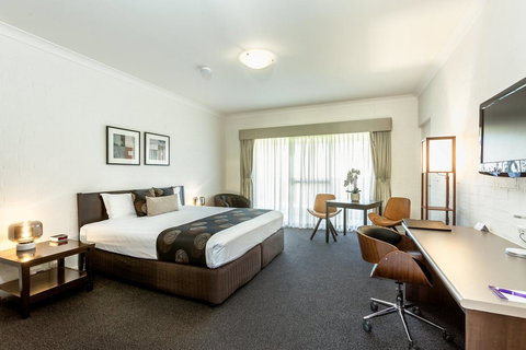 Blazing Stump Motel & Suites - Accommodation Mount Tamborine 0
