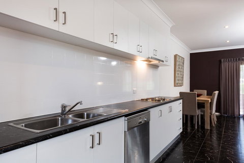 Blazing Stump Motel & Suites - Accommodation Mount Tamborine 31