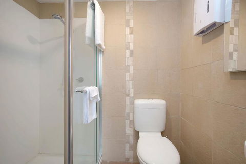 Plummers Mill - Central Townhouse - Accommodation Mount Tamborine 9