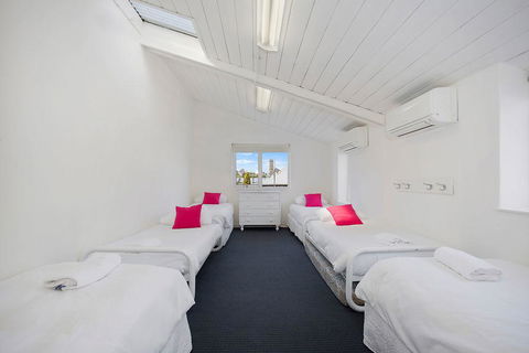Plummers Mill - Central Townhouse - Accommodation Mount Tamborine 7