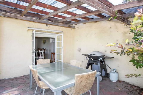 Plummers Mill - Central Townhouse - Accommodation Mount Tamborine 6