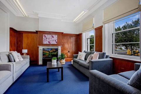 Plummers Mill - Central Townhouse - Accommodation Mount Tamborine 1