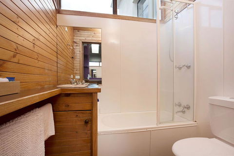 Plummers Mill - Central Townhouse - Accommodation Mount Tamborine 5