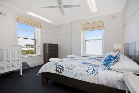 Plummers Mill - Central Townhouse - Accommodation Mount Tamborine 3
