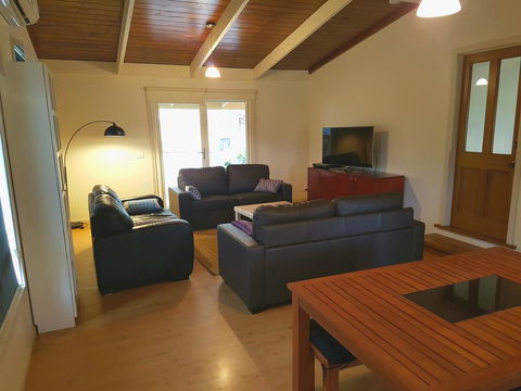 Wahroonga - Accommodation Mount Tamborine 10